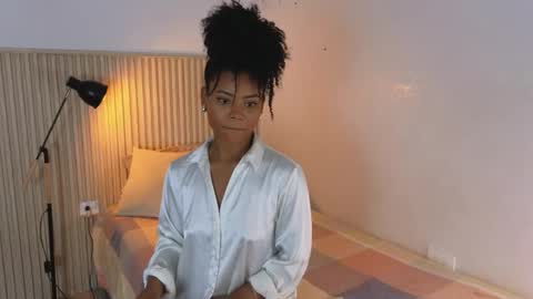 Snapshot of vanestrauss chatting on 02.17.26 New account follow me online show from 02.17.26