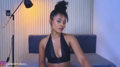 Snapshot of vanestrauss chatting on 05.19.26 New account follow me online show from 05.19.26