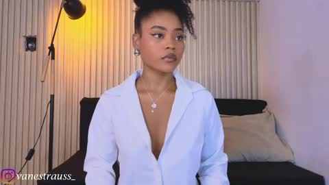 Snapshot of vanestrauss chatting on 05.25.26 New account follow me online show from 05.25.26