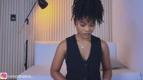 Snapshot of vanestrauss chatting on 06.04.26 New account follow me online show from 06.04.26