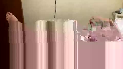 Snapshot of vanili_ chatting on 12.04.25 vanili_ online show from 12.04.25