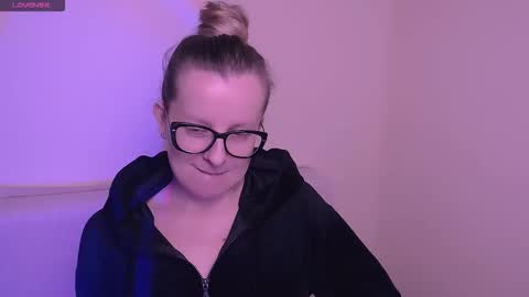 Mia online show from 11.12.25