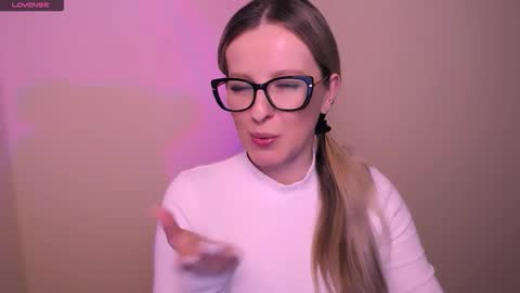 Mia online show from 03.12.26