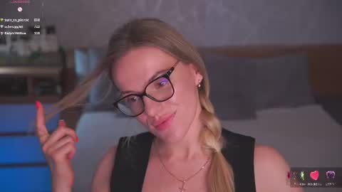 Sophie online show from 06.11.26