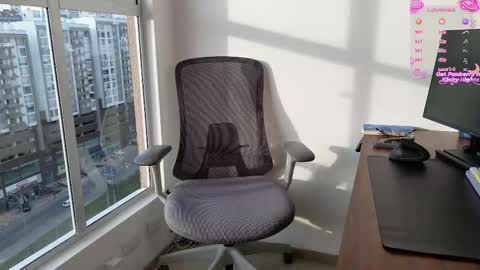 Snapshot of vanlet chatting on 04.18.26 Elizabeth online show from 04.18.26