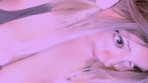 Snapshot of vanne_amet chatting on 07.12.26 free follow me online show from 07.12.26