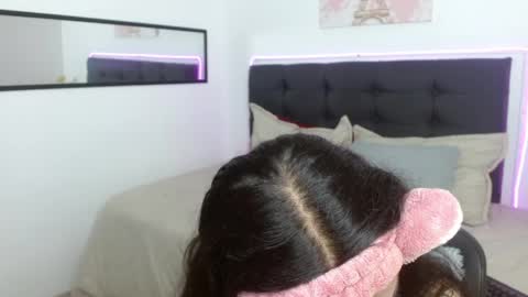 vane online show from 04.18.26