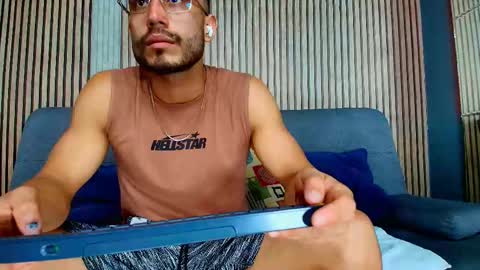 Vans Ross online show from 02.05.26