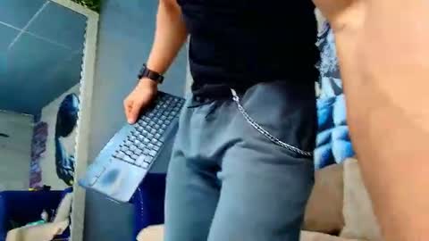 Snapshot of vans_ross chatting on 06.15.26 Vans Ross online show from 06.15.26