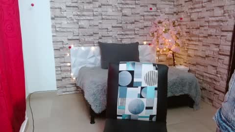 Snapshot of vanse_lust chatting on 12.12.24 Karuna online show from 12.12.24