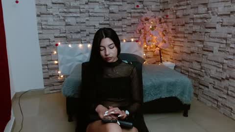 Snapshot of vanse_lust chatting on 01.07.25 Karuna online show from 01.07.25