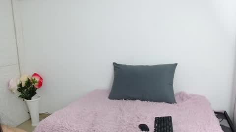 Snapshot of vanse_lust chatting on 01.27.25 Karuna online show from 01.27.25