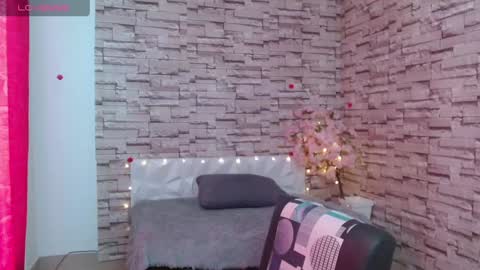 Snapshot of vanse_lust chatting on 02.05.25 Karuna online show from 02.05.25