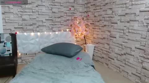 Snapshot of vanse_lust chatting on 03.06.25 Karuna online show from 03.06.25