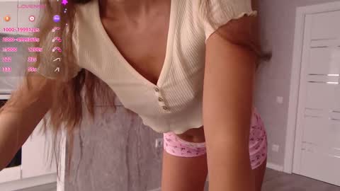 Varonica Caprii Online this week  Monday Tuesday Thursday Friday online show from 09.17.25