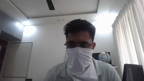 Snapshot of varunagg92 chatting on 02.26.26 varunagg92 online show from 02.26.26