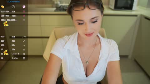 Snapshot of vasillisa chatting on 12.20.24 Vasilisa online show from 12.20.24