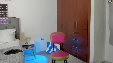 Hi Im Vayolet online show from 11.12.25