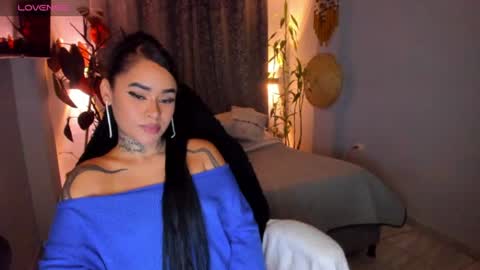 Snapshot of vayolett_bass chatting on 07.27.26 Vayolett Bass online show from 07.27.26