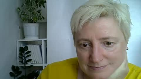 Snapshot of vea_motty chatting on 06.14.26 vea_motty online show from 06.14.26