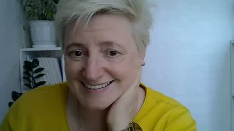Snapshot of vea_motty chatting on 06.18.26 vea_motty online show from 06.18.26