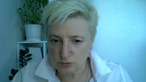 Snapshot of vea_motty chatting on 06.19.26 vea_motty online show from 06.19.26