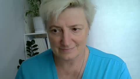 Snapshot of vea_motty chatting on 07.14.26 vea_motty online show from 07.14.26