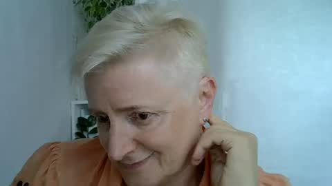 Snapshot of vea_motty chatting on 07.19.26 vea_motty online show from 07.19.26