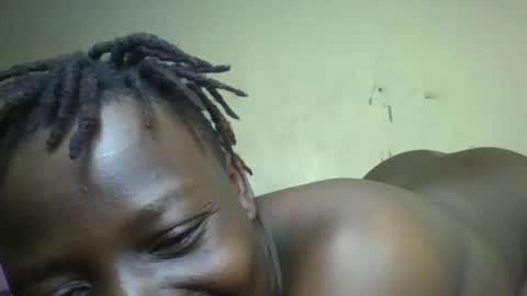 Snapshot of vee_tommy chatting on 01.25.25 Vee tommy online show from 01.25.25