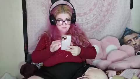 Snapshot of veelehanex3 chatting on 12.16.24 Veronica Lehane online show from 12.16.24