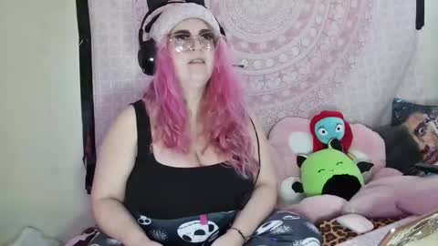 Snapshot of veelehanex3 chatting on 12.19.24 Veronica Lehane online show from 12.19.24