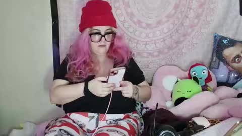 Snapshot of veelehanex3 chatting on 12.22.24 Veronica Lehane online show from 12.22.24