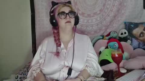 Snapshot of veelehanex3 chatting on 12.22.24 Veronica Lehane online show from 12.22.24