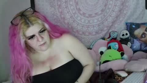 Snapshot of veelehanex3 chatting on 12.23.24 Veronica Lehane online show from 12.23.24