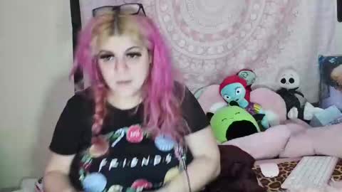 Snapshot of veelehanex3 chatting on 12.24.24 Veronica Lehane online show from 12.24.24