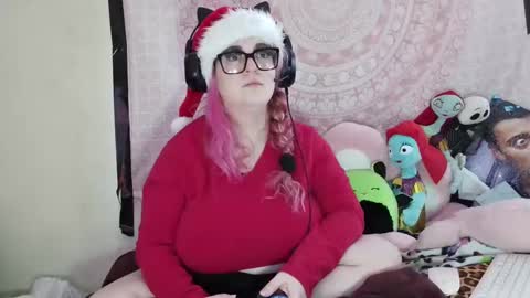 Snapshot of veelehanex3 chatting on 12.25.24 Veronica Lehane online show from 12.25.24