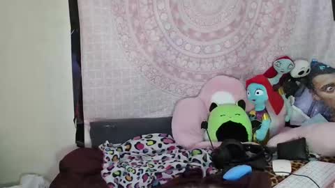 Snapshot of veelehanex3 chatting on 12.26.24 Veronica Lehane online show from 12.26.24