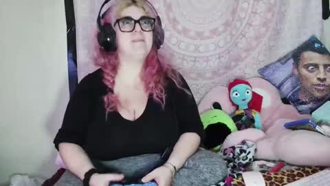 Snapshot of veelehanex3 chatting on 12.29.24 Veronica Lehane online show from 12.29.24