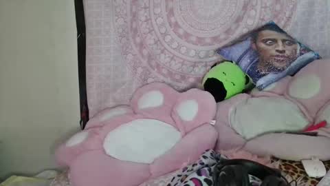 Snapshot of veelehanex3 chatting on 01.05.25 Veronica Lehane online show from 01.05.25