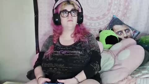 Snapshot of veelehanex3 chatting on 01.07.25 Veronica Lehane online show from 01.07.25