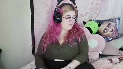 Snapshot of veelehanex3 chatting on 01.11.25 Veronica Lehane online show from 01.11.25