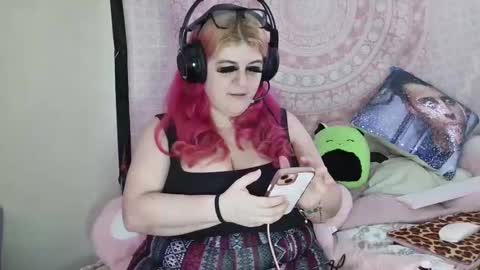 Snapshot of veelehanex3 chatting on 01.24.25 Veronica Lehane online show from 01.24.25