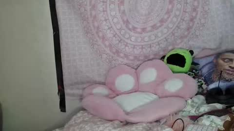 Snapshot of veelehanex3 chatting on 02.05.25 Veronica Lehane online show from 02.05.25