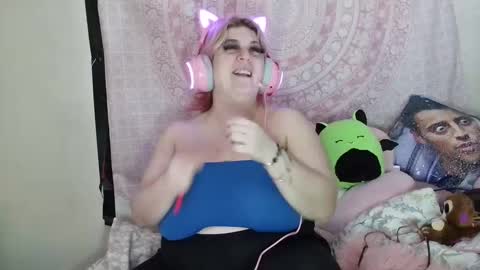 Snapshot of veelehanex3 chatting on 02.11.25 Veronica Lehane online show from 02.11.25