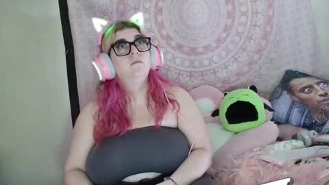 Snapshot of veelehanex3 chatting on 02.12.25 Veronica Lehane online show from 02.12.25