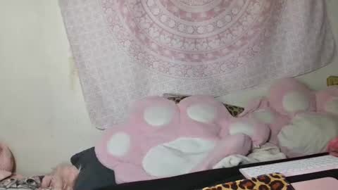 Snapshot of veelehanex3 chatting on 10.13.25 Veronica Lehane online show from 10.13.25