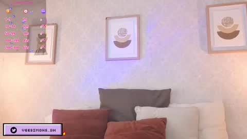 Vee Simons online show from 01.07.26