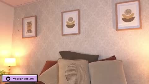 Vee Simons online show from 03.28.26