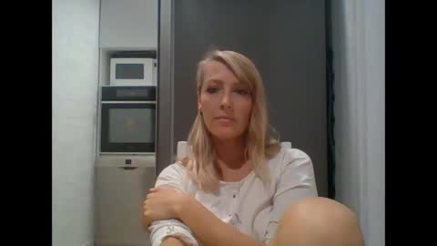 Veessa online show from 10.23.25