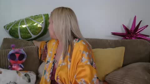 Vegas Dani online show from 10.06.25